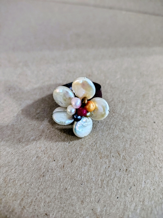 Source Unknown Jewelry - Mother-of-Pearl Flower Ring with Multicolor Bead Center And Leather Band